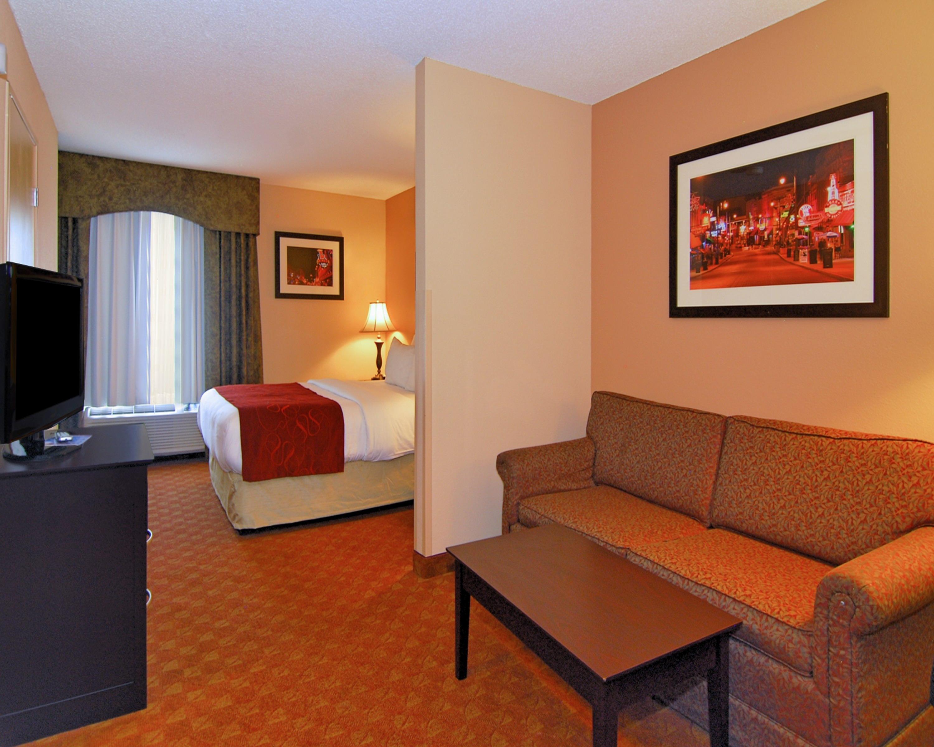 La Quinta Inn & Suites By Wyndham Memphis I-240 Exterior photo