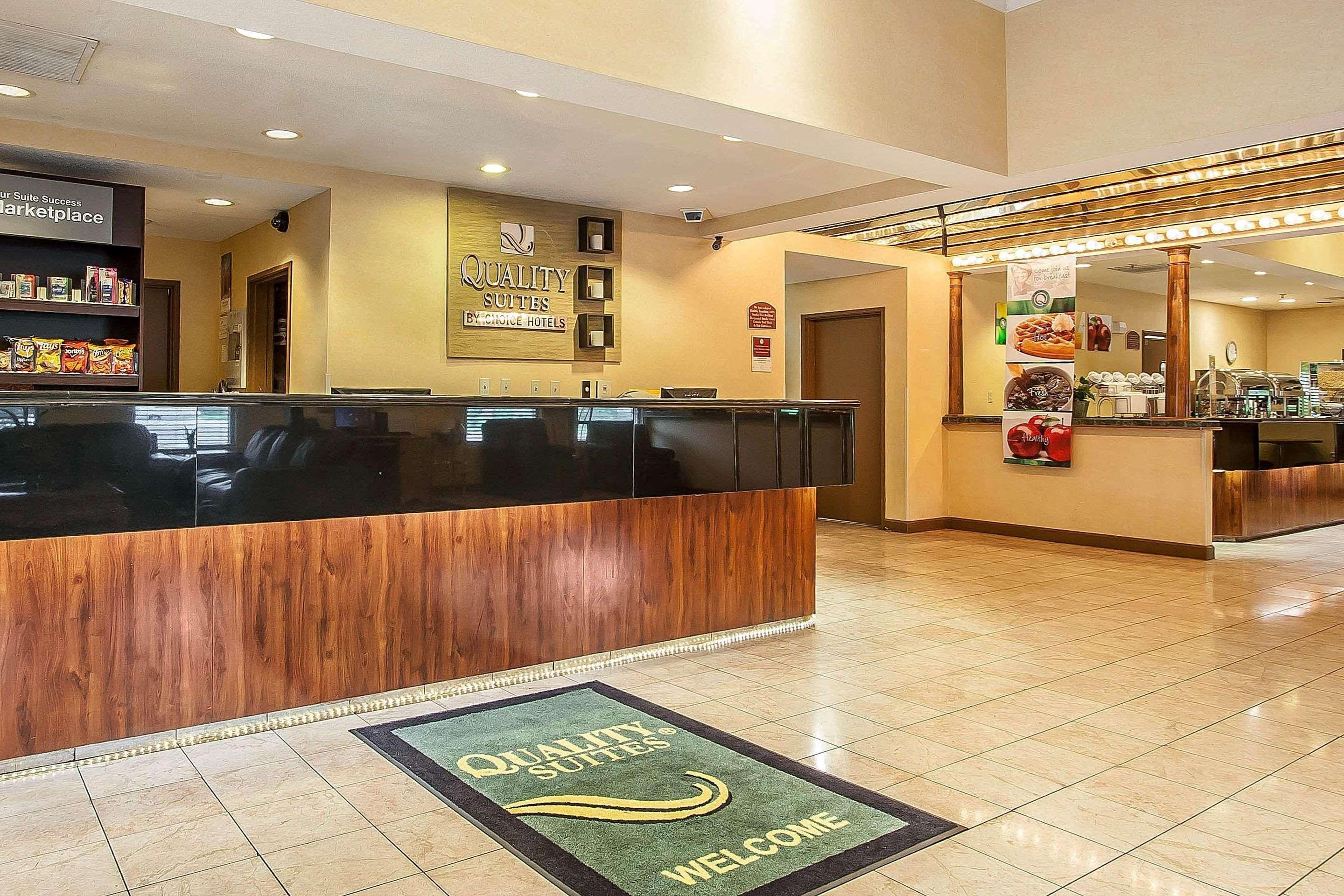 La Quinta Inn & Suites By Wyndham Memphis I-240 Exterior photo