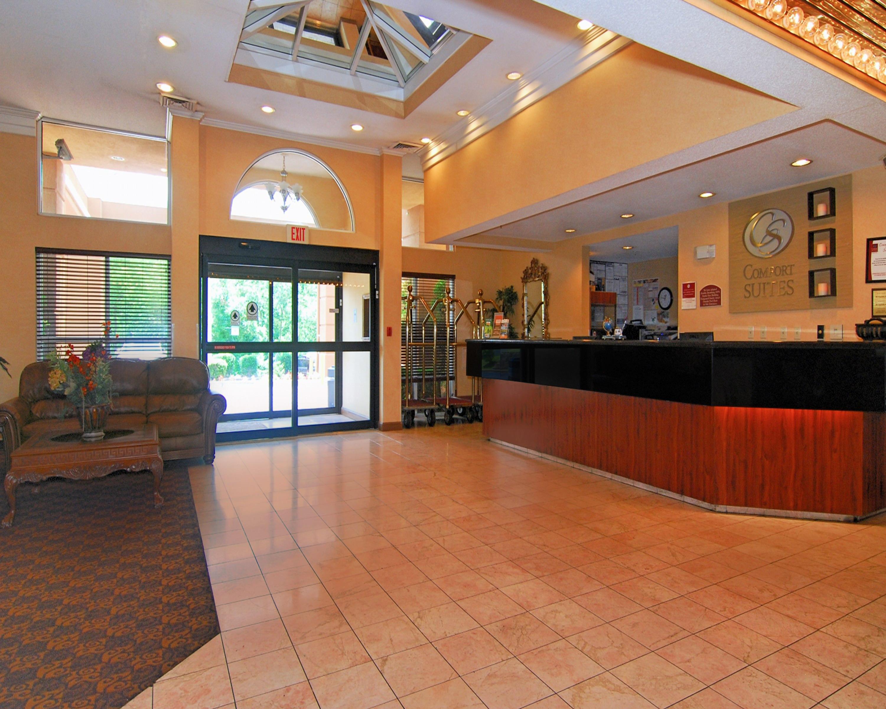 La Quinta Inn & Suites By Wyndham Memphis I-240 Exterior photo