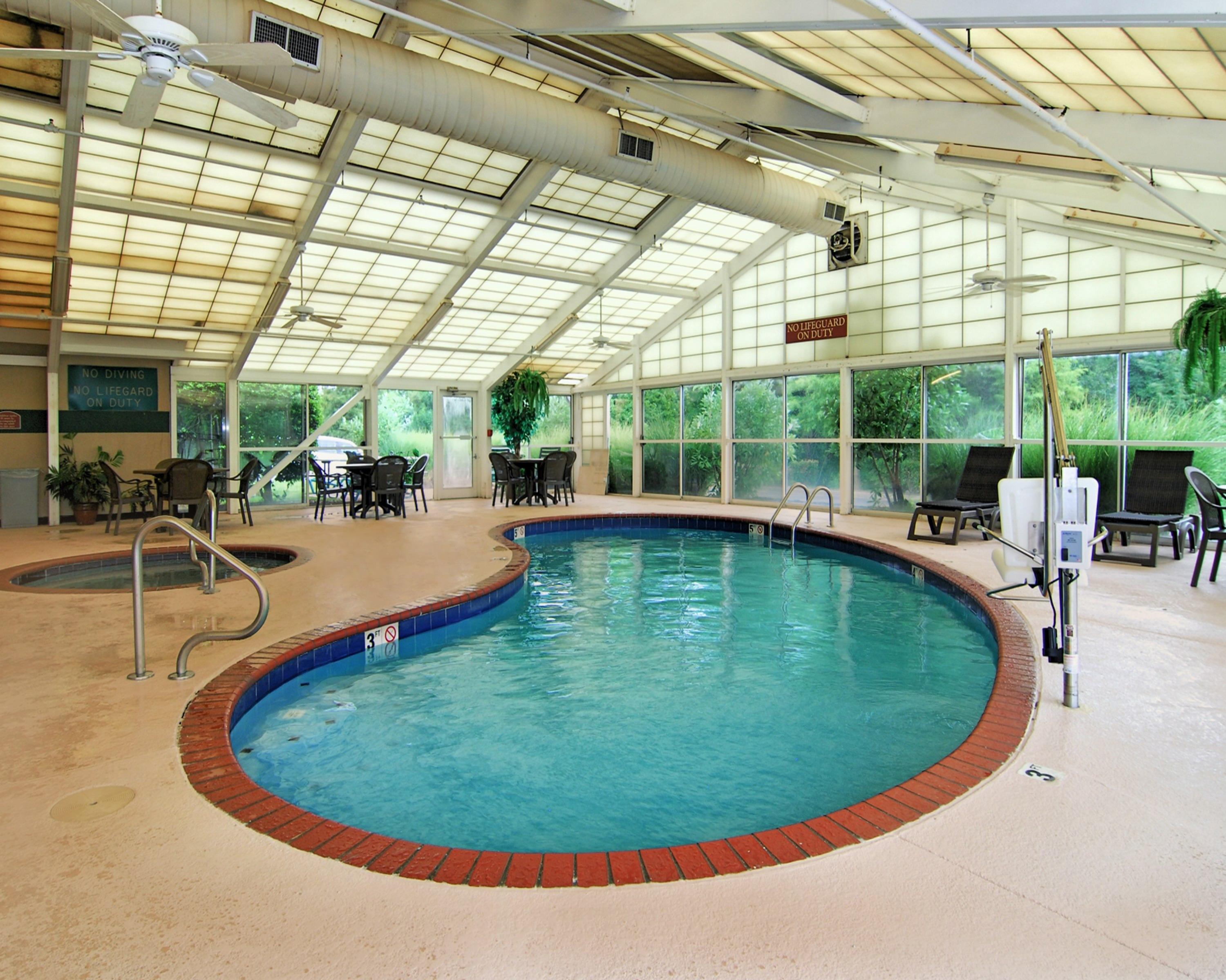 La Quinta Inn & Suites By Wyndham Memphis I-240 Exterior photo
