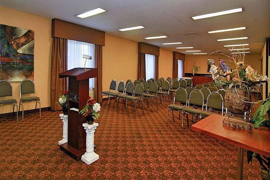 La Quinta Inn & Suites By Wyndham Memphis I-240 Facilities photo